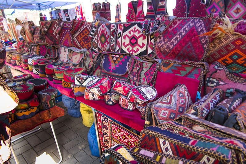 بازار ورنیساژ در ارمنستان ایروان