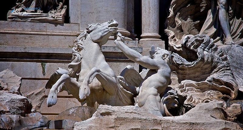 مجسمه اسب وحشی در فواره تروی ایتالیا