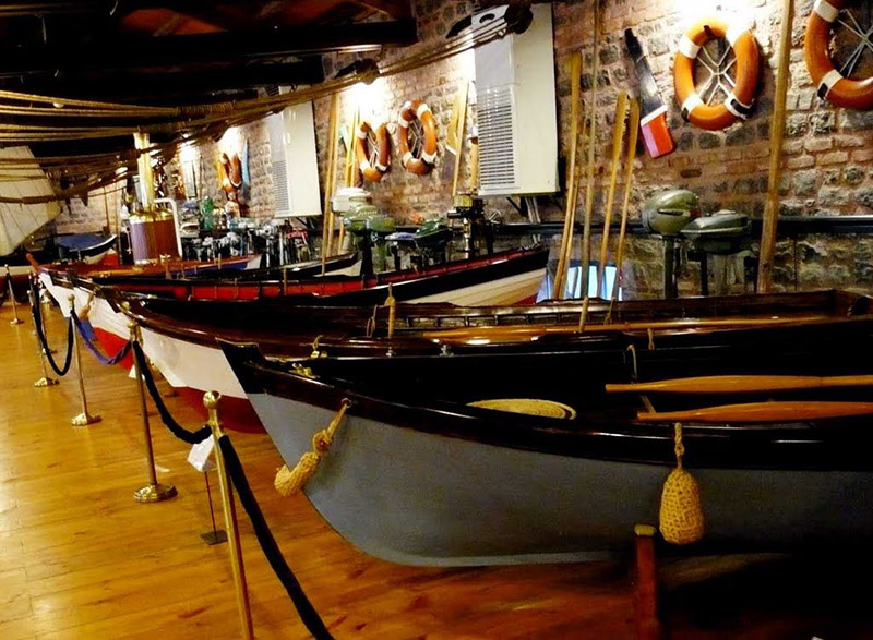موزه راحمی کوچ استانبول درواقع یک مجموعه شخصی است که به نمایش عموم درآمده