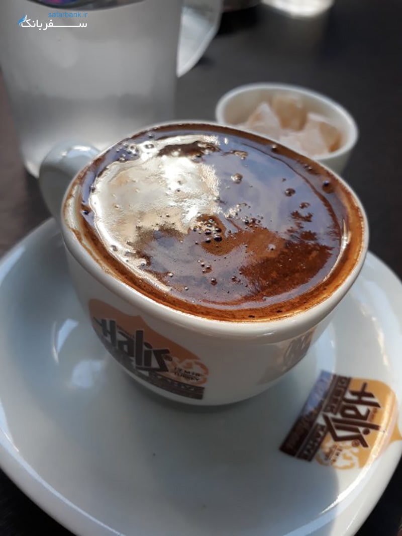 قهوه ترک در کافی شاپ های بازار کمرالتی ازمیر ترکیه