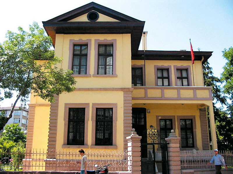 خانه موزه آتاتورک در شهر قونیه