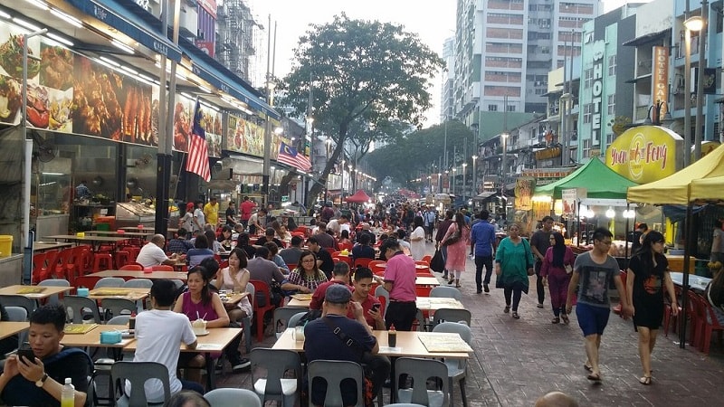 غذاهای با کیفیت و ارزان در خیابان جالان آلور مالزی