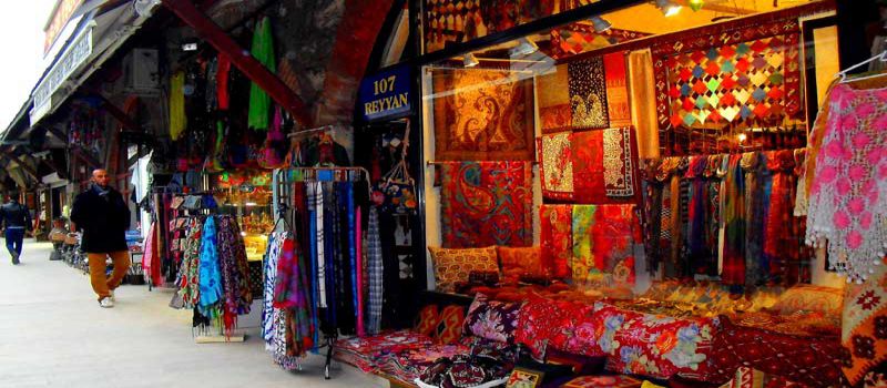 بازار آراستا مرکز خرید سنتی در دل استانبول