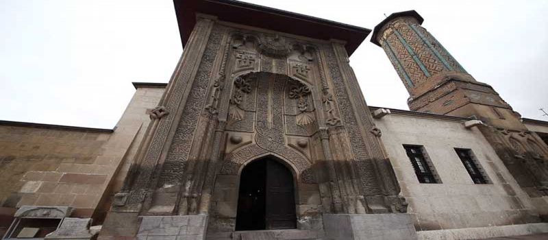 موزه مدرسه اینچه مناره هنر سلجوقی ها در قونیه