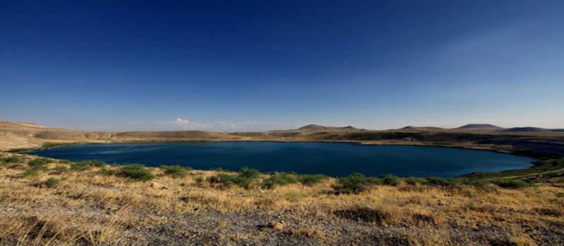 دریاچه دهانه آتشفشان مکه قونیه در آتشفشانی به قدمت چهار میلیون سال