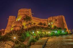 قلعه فلک الافلاک کجاست ؟