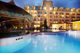 اقامت در هتل های درجه یک و ارزان وان ترکیه