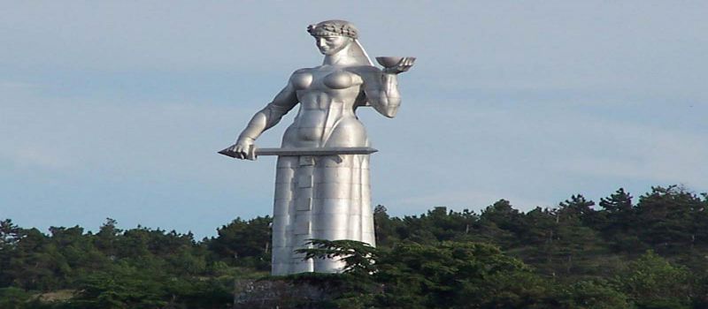 مجسمه مادر گرجستان سمبل شهر تفلیس