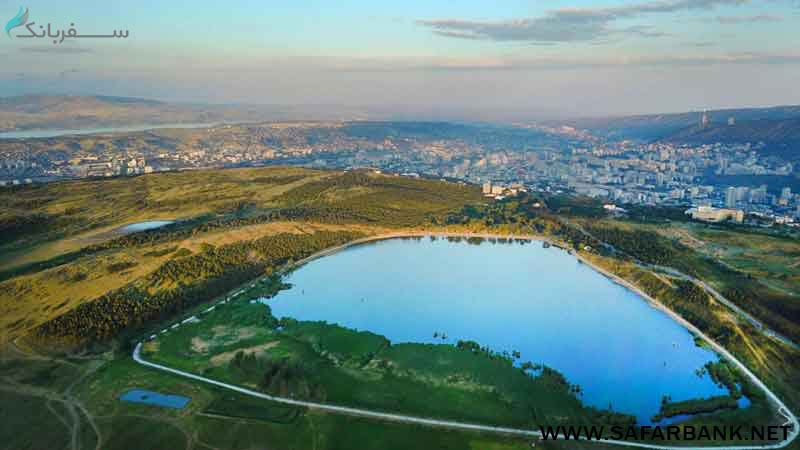 دریاچه لیسی در تفلیس